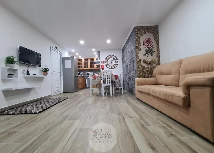 Lucy's Rosegarden بيت للعطل Urzelina