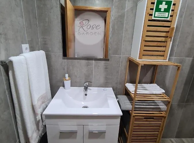 Lucy's Rosegarden بيت للعطل Urzelina