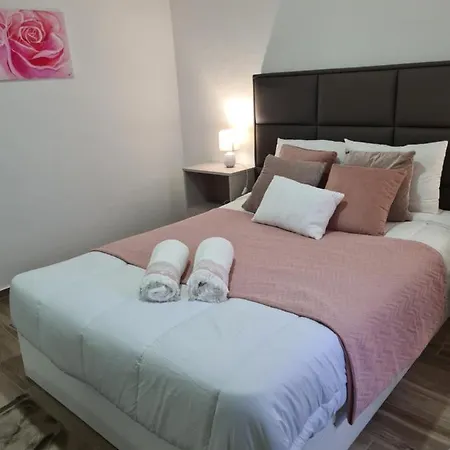 Ferienhaus Lucy's Rosegarden Urzelina