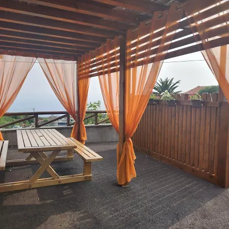 Lucy's Rosegarden Tatil Evi Urzelina