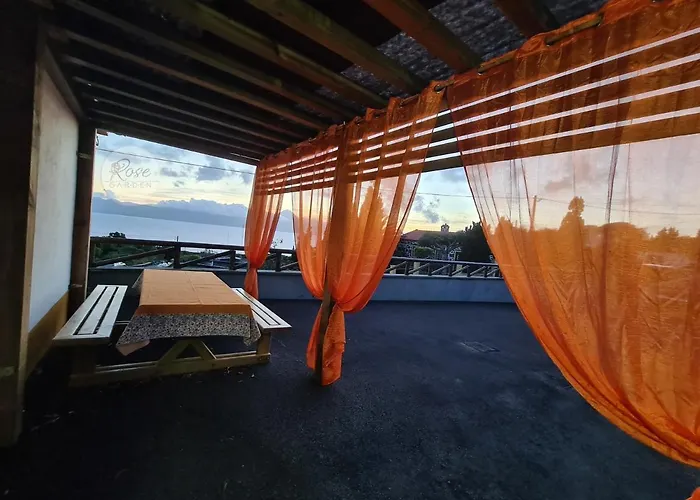 Lucy's Rosegarden Urzelina