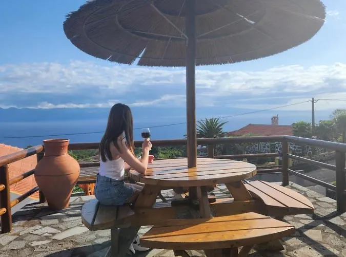 Lucy's Rosegarden Urzelina